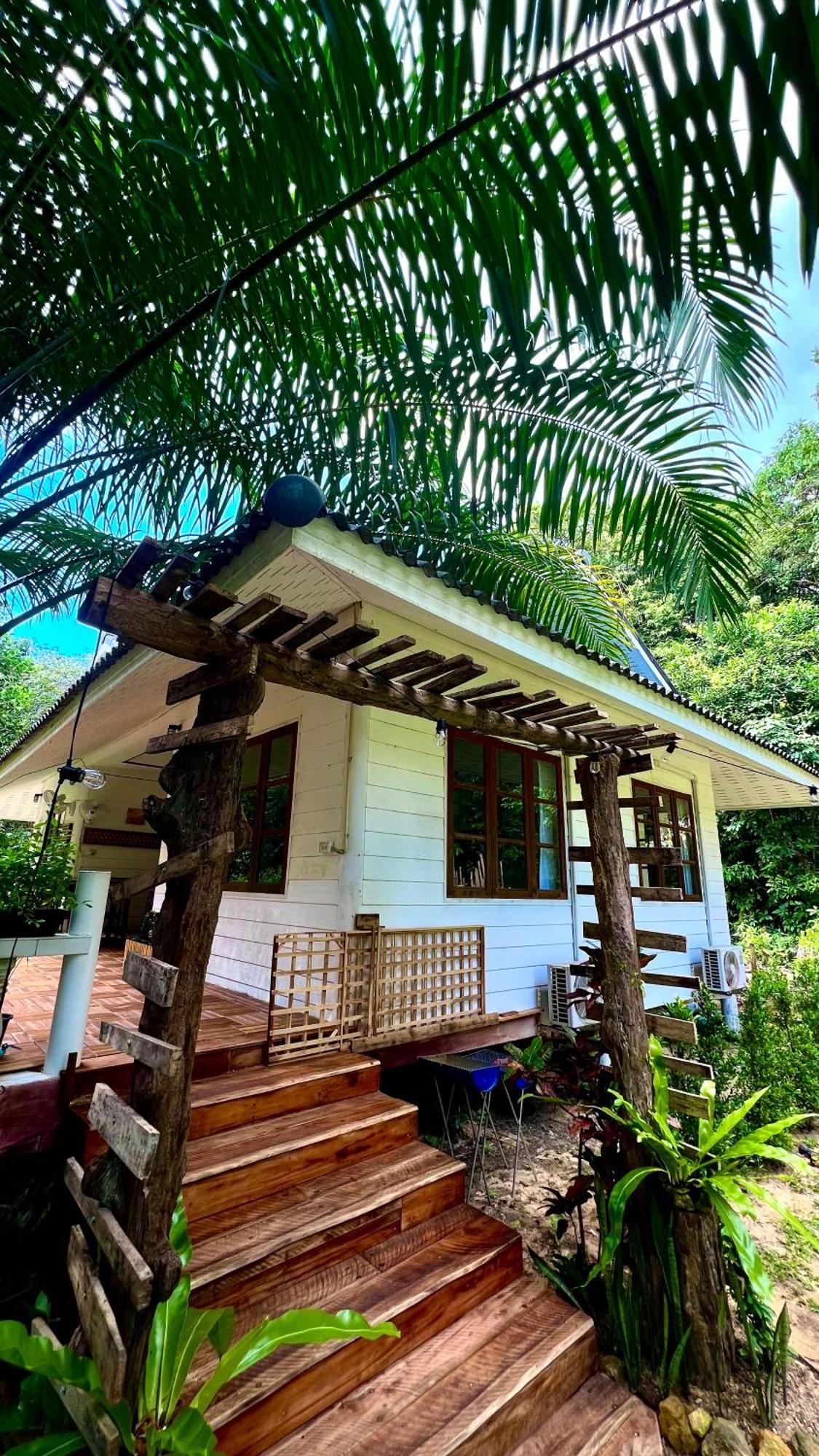 Kood Life Hotel Ko Kut Buitenkant foto